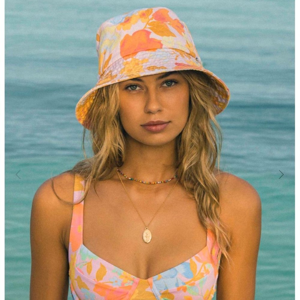 NWT Billabong Still Single Bucket Hat